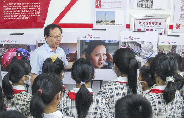 滨城区逸夫小学开展摄影书画展活动(图2)