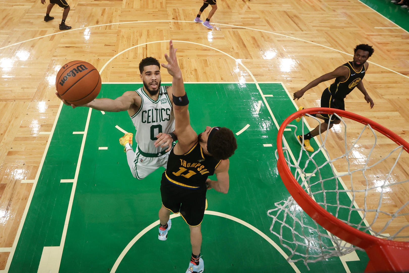 nba最新比分（NBA總決賽：庫里單場7三分狂砍43分 金州勇士扳平總比分）