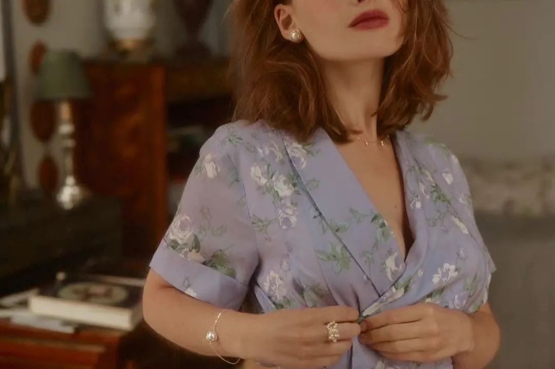 谁能想到天仙刘亦菲和温柔沈眉庄竟然私藏过这些丑衣服？