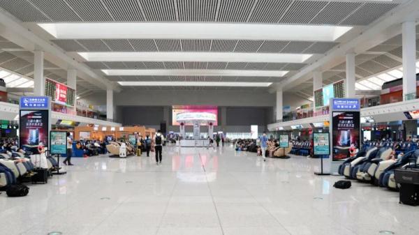 �������ڻ�վ��ô�һأ���ݹ������պ�