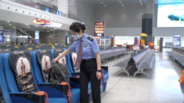 �������ڻ�վ��ô�һأ���ݹ������պ�