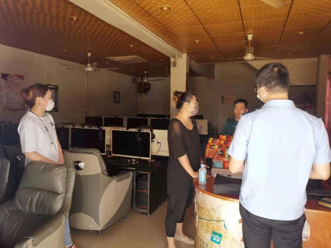 支队联合多部门对偏远乡镇互联网上网服务营业场所开展突击检查