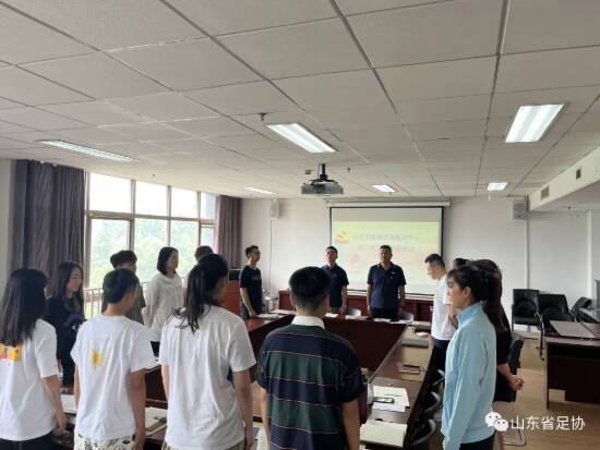 山东省足球运动管理中心官网(砥砺奋进新征程！山东女足四名全运宿将按期转为中共党员)