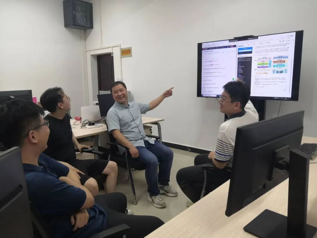 此刻，LuoJia“双子”向全世界开放