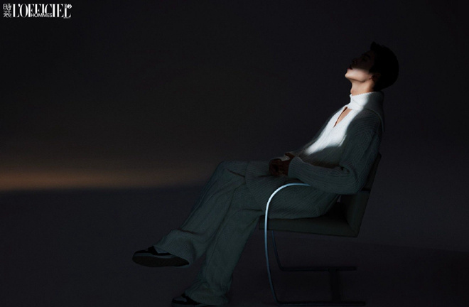 许光汉曝光影质感大片 化身魅力绅士演绎文艺格调