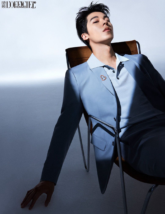 许光汉曝光影质感大片 化身魅力绅士演绎文艺格调