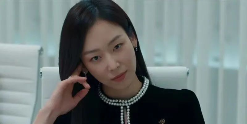 为什么“拽女”律师的美商也这么在线？