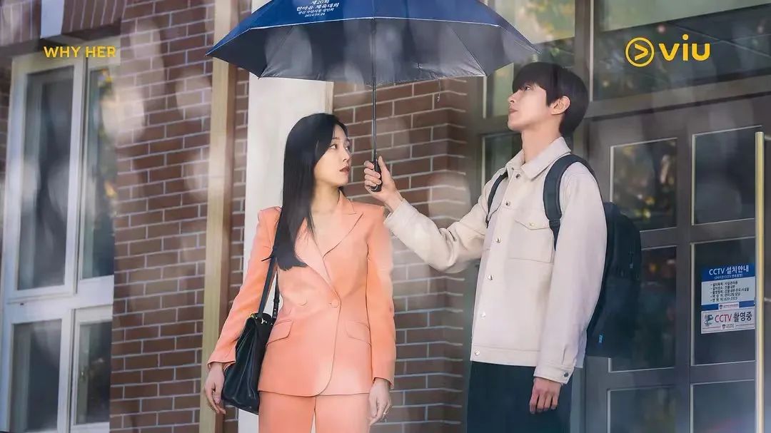 为什么“拽女”律师的美商也这么在线？