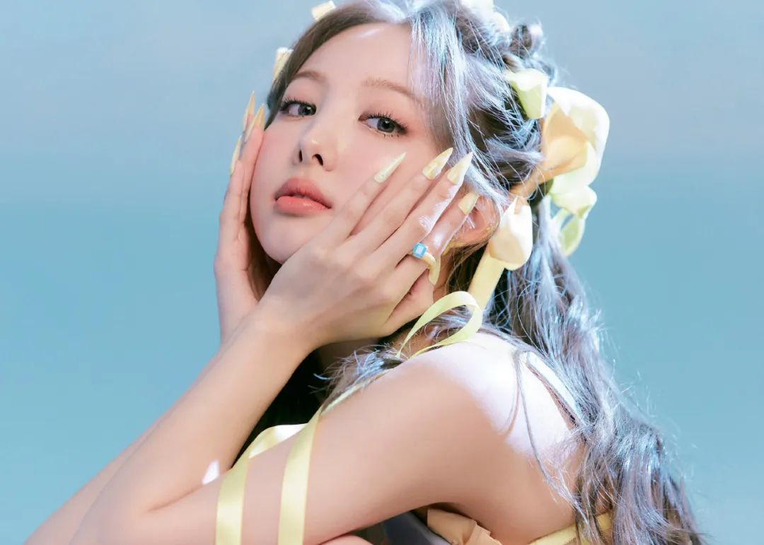 Twice娜琏Solo预告照被指像Jennie？都是欧美风惹的祸