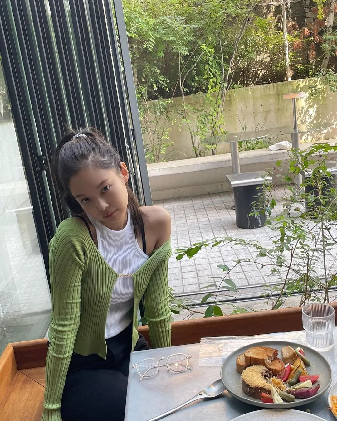 Twice娜琏Solo预告照被指像Jennie？都是欧美风惹的祸