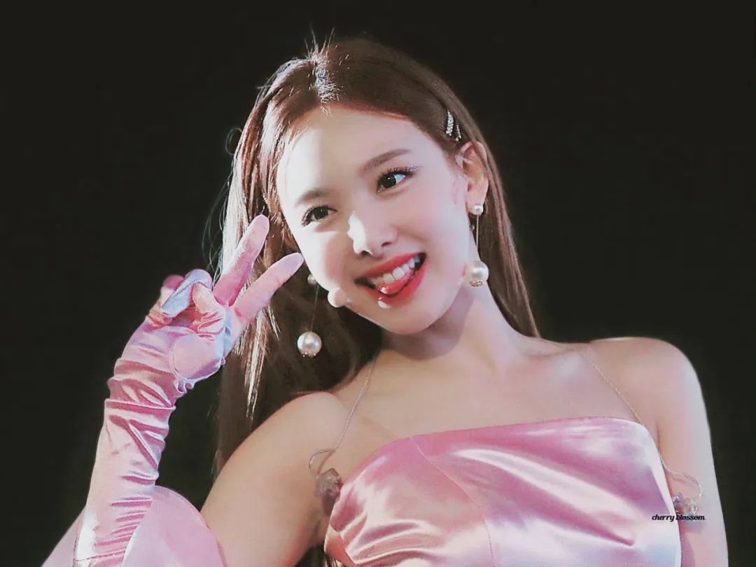 Twice娜琏Solo预告照被指像Jennie？都是欧美风惹的祸