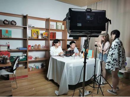 湖南信息学院《网络营销》课程聚焦三农开展创新实践