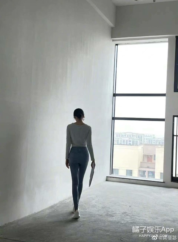 还记得《幻城》的冰族王后吗？现在成霸总专业户了？