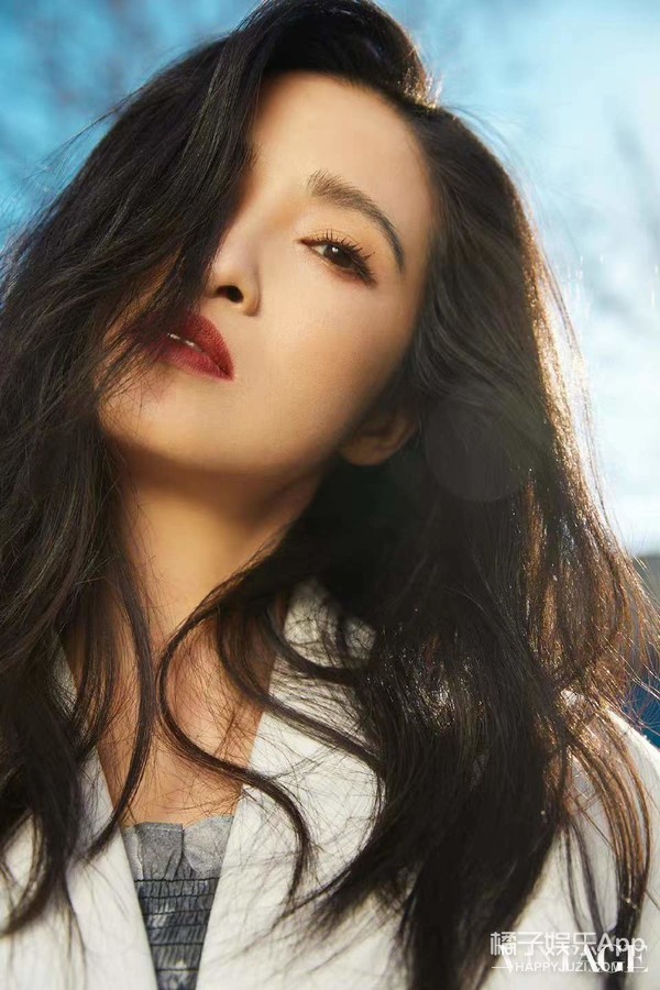 还记得《幻城》的冰族王后吗？现在成霸总专业户了？