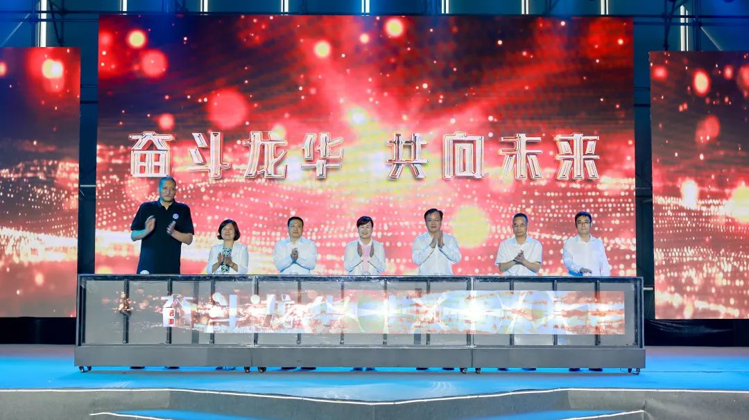 深圳龙华体育中心(龙华最大文体场馆开馆！系列重磅活动已安排上了……)