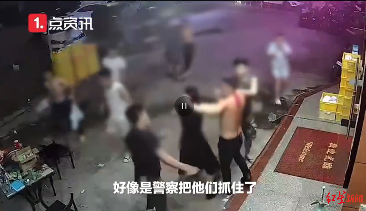 刚刚，警方通报惠州打人案：5名嫌疑人全部归案！男子凌晨3点当街殴打女友，附近宵夜档主上前制止被围殴