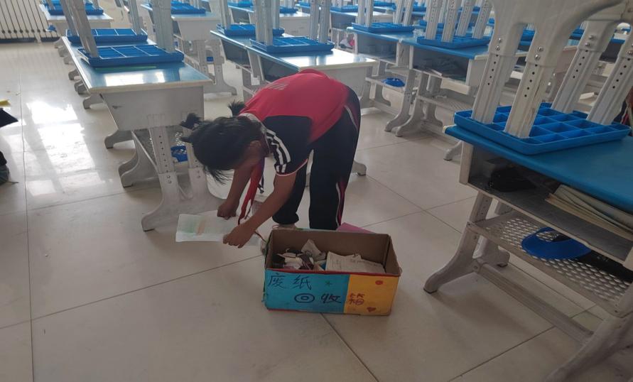 庫(kù)爾勒市英下鄉(xiāng)中心學(xué)校開展節(jié)能宣傳周(圖2) 庫(kù)爾勒市英下鄉(xiāng)中心學(xué)校開展節(jié)能宣傳周(圖2)