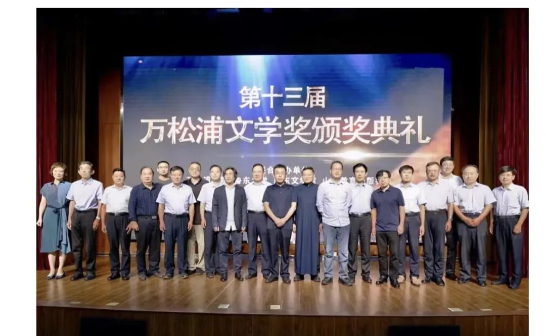 一周文艺：新东方“知识带货”能走多远，2022年女性小说奖揭晓，三星堆考古重大进展