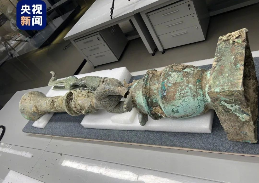 一周文艺：新东方“知识带货”能走多远，2022年女性小说奖揭晓，三星堆考古重大进展