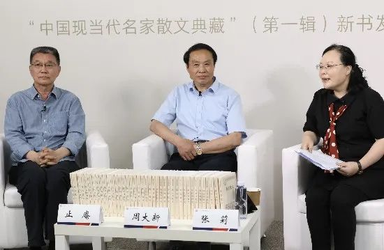 一周文艺：新东方“知识带货”能走多远，2022年女性小说奖揭晓，三星堆考古重大进展