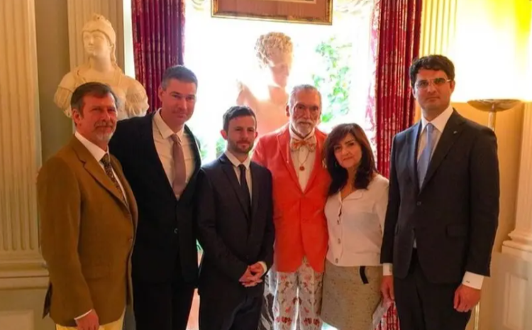 这家无所不知的公司，内部却悄悄被邪教渗透了……谷歌：这不能怪我