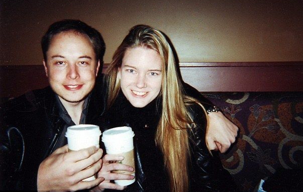 马斯克长子成年后立即申请更名改姓换性别：断绝与马斯克关系