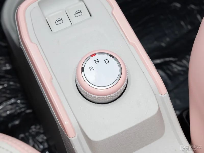 4.75W起，QQ冰淇淋桃欢喜上市！这么可爱的小车，哪个女生能抗拒？