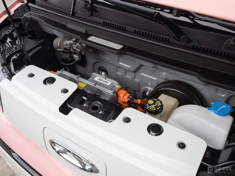 4.75W起，QQ冰淇淋桃欢喜上市！这么可爱的小车，哪个女生能抗拒？