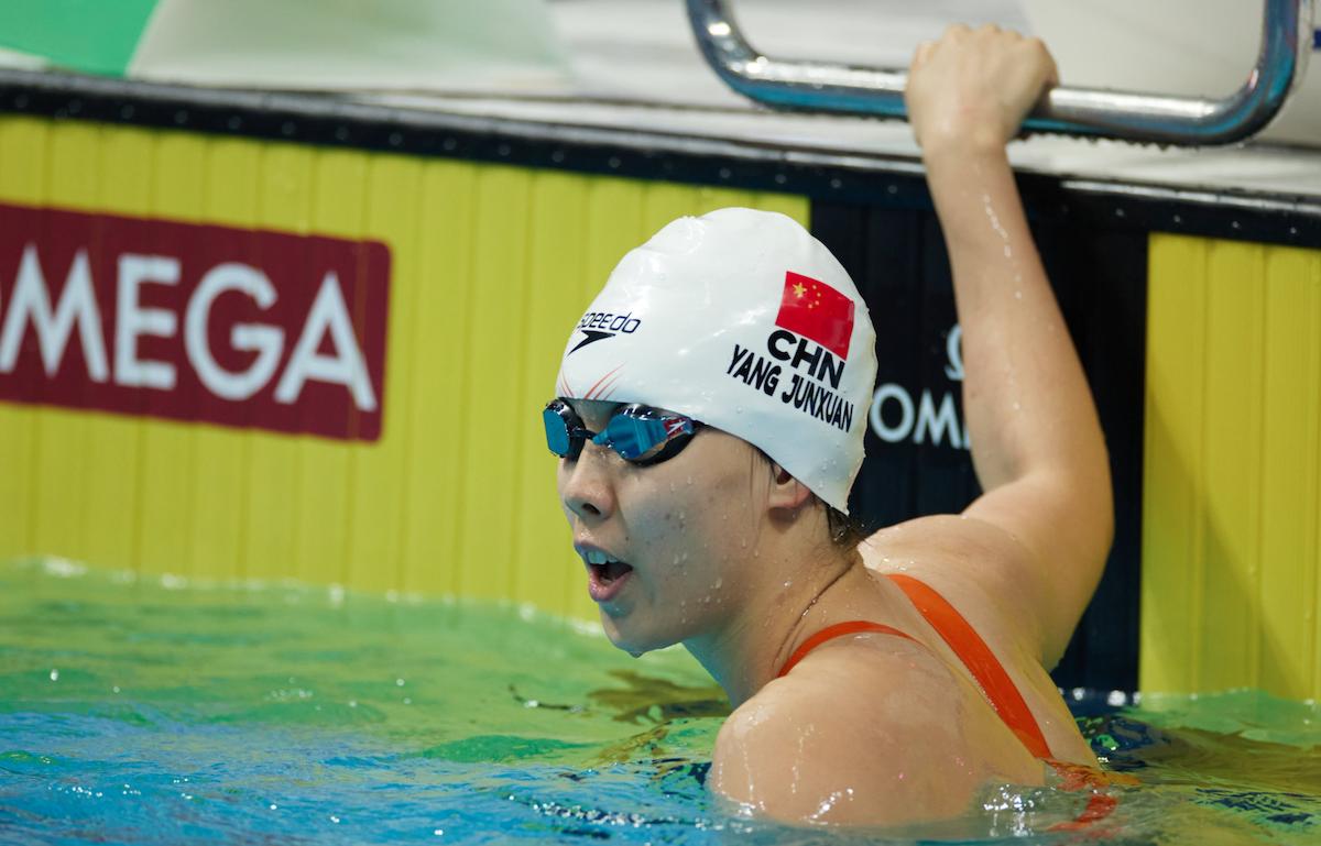 世游赛｜女子200米自由泳新星闪耀，杨浚瑄为中国游泳队夺得首金