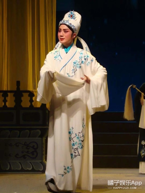 还记得《隋唐英雄》的李世民吗？最近因为刘亦菲又火了？