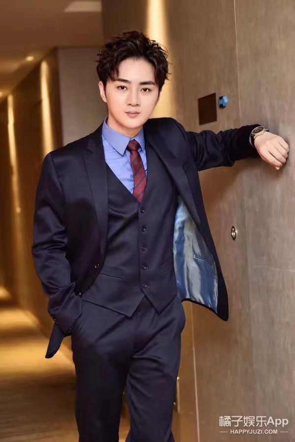 还记得《隋唐英雄》的李世民吗？最近因为刘亦菲又火了？