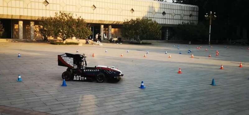 北理工团队再获中国大学生无人驾驶方程式大赛冠军