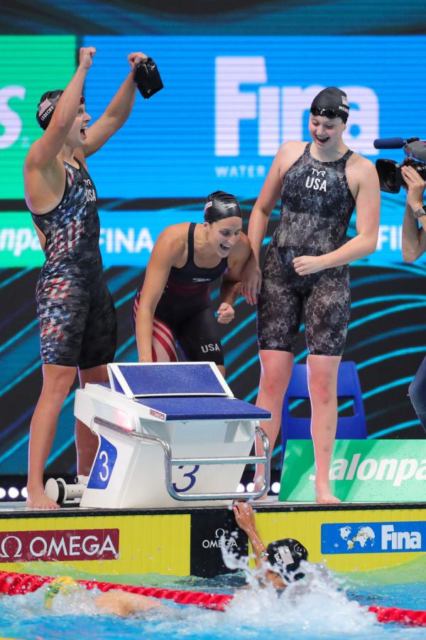 世界游泳錦標(biāo)賽決賽（游泳世錦賽：美國隊(duì)獲女子4X200米自由泳接力冠軍）