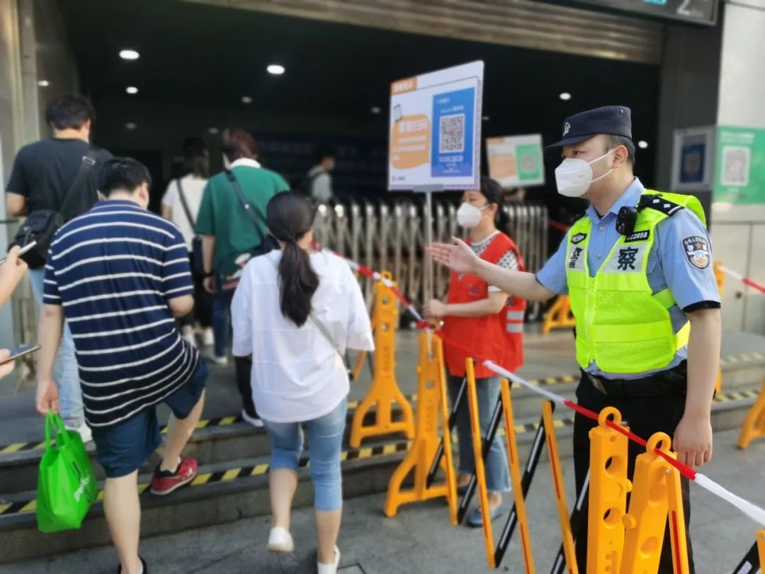 【我为群众办实事】地铁高峰排长队？协同治理解难题！实测已“加速”