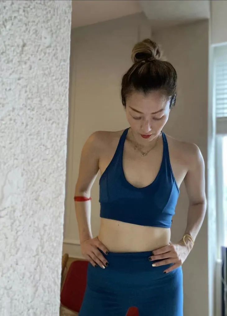 郑秀文的辣，全身都是自律的痕迹