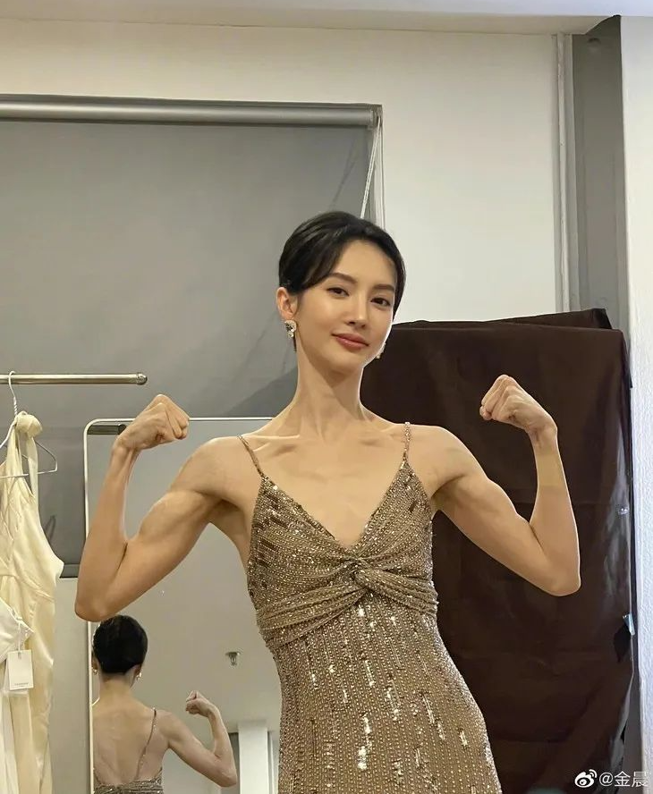 郑秀文的辣，全身都是自律的痕迹