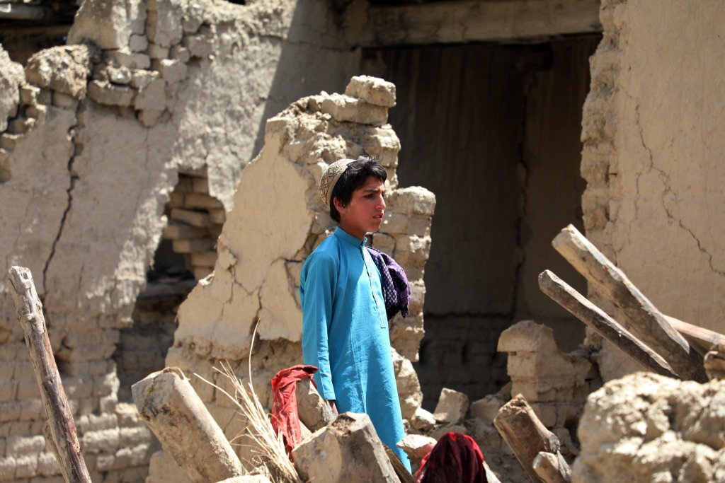 阿富汗地震已致逾千人遇难 灾区满目苍夷