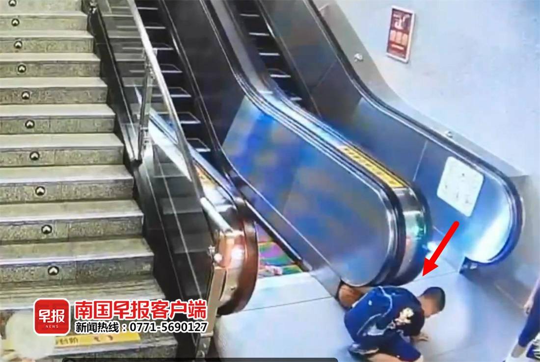 南宁地铁发生惊险一幕！一小学生左手被自动扶梯“咬”住，无法动弹……