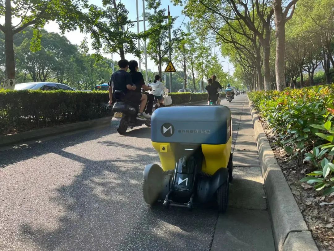 对话全美创新杰出人物｜推行科技创始人卢鹰翔：坚持技术创新驱动产业发展，达成末端无人运输的星辰大海