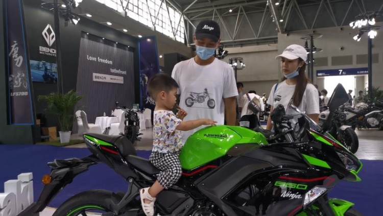 聚焦重慶車展②|“王者歸來”：重慶摩企迎來新的“窗口期”
