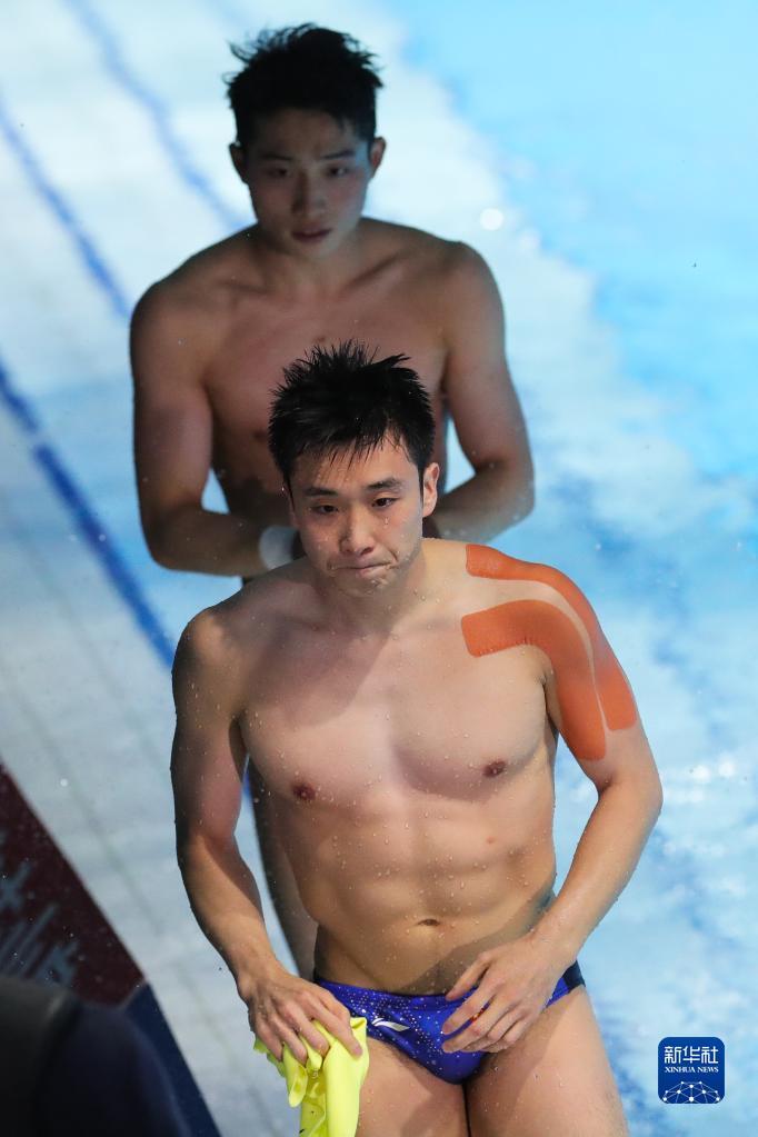 游泳世锦赛丨跳水——曹缘/王宗源获得男子双人三米板冠军