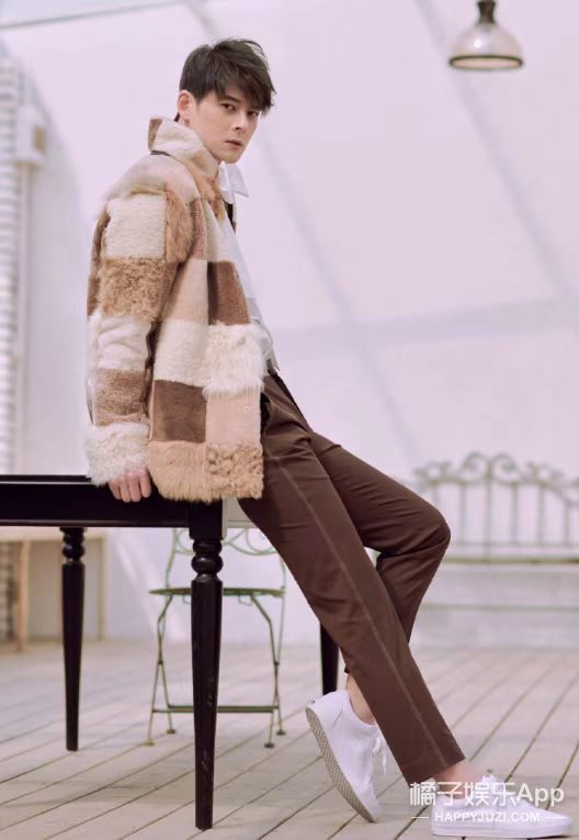 还记得《斗鱼》的于皓吗？年近50感情终于定了？