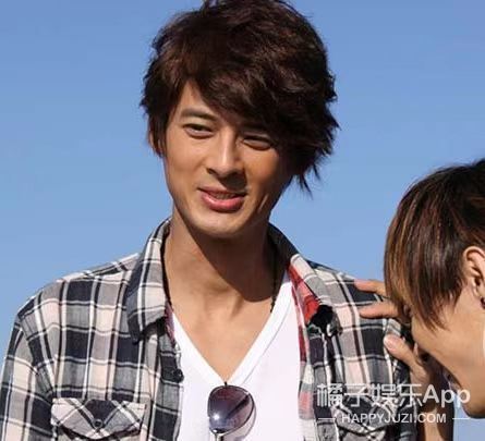 还记得《斗鱼》的于皓吗？年近50感情终于定了？