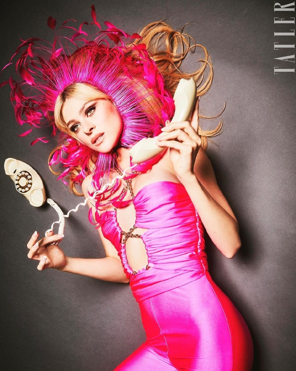 贝克汉姆大儿媳妇时尚大片曝光！首次用“贝嫂”身份热度高 气质独特气场强