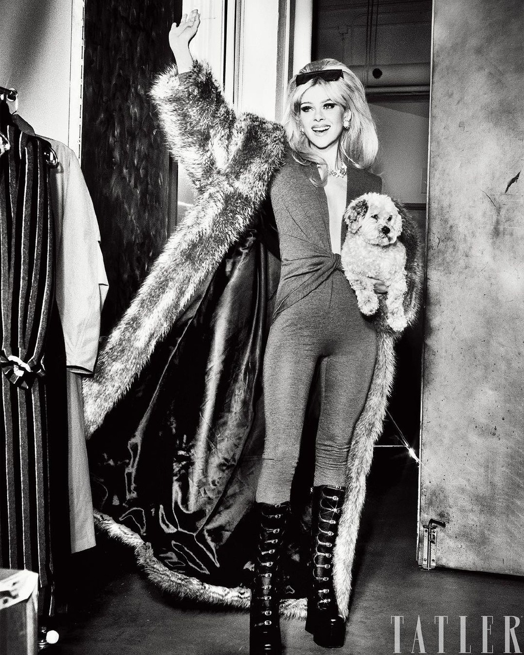 贝克汉姆大儿媳妇时尚大片曝光！首次用“贝嫂”身份热度高 气质独特气场强