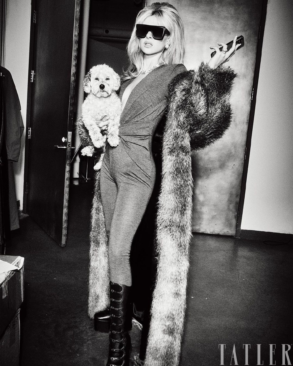 贝克汉姆大儿媳妇时尚大片曝光！首次用“贝嫂”身份热度高 气质独特气场强