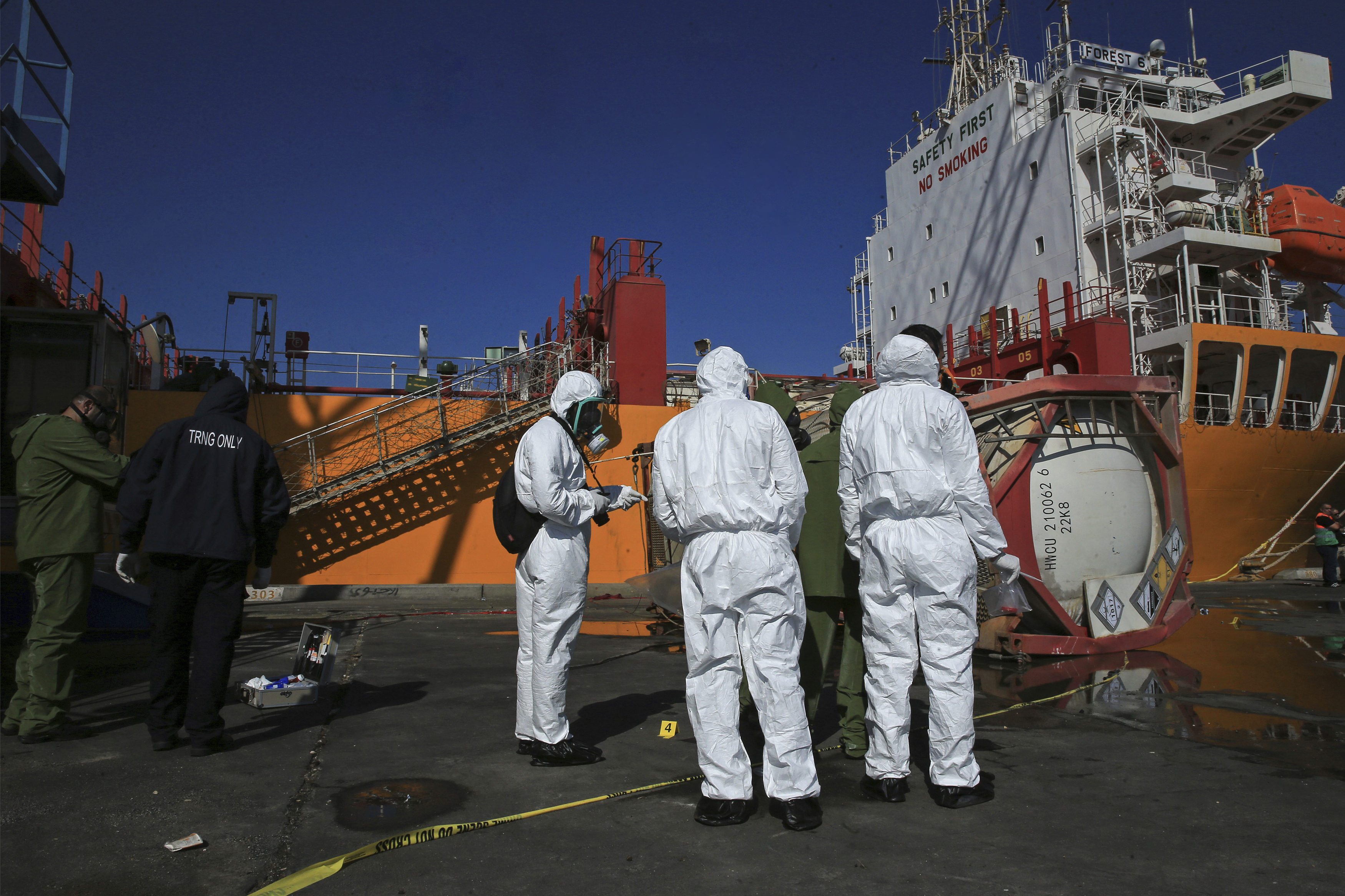 （外代一线）约旦亚喀巴港集装箱爆炸及化学气体泄漏事故已致12人死亡