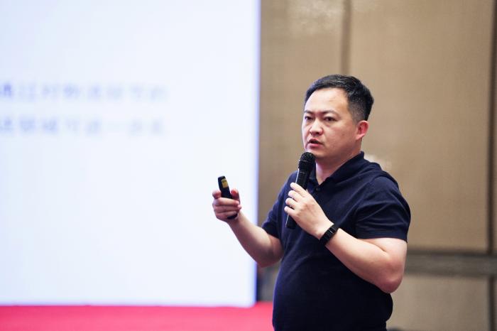 八匹马董事长张猛：一家新能源智慧供应链企业的成长进阶