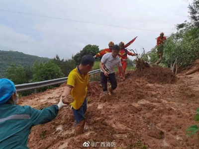 泥石流发生时应该往哪个方向跑最安全(遭遇泥石流 请牢记这8大逃生技能)