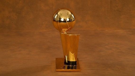 nba总冠军奖杯为什么叫（勇士今年的总冠军奖杯是新设计的 刻有过去75支总冠军球队名字）